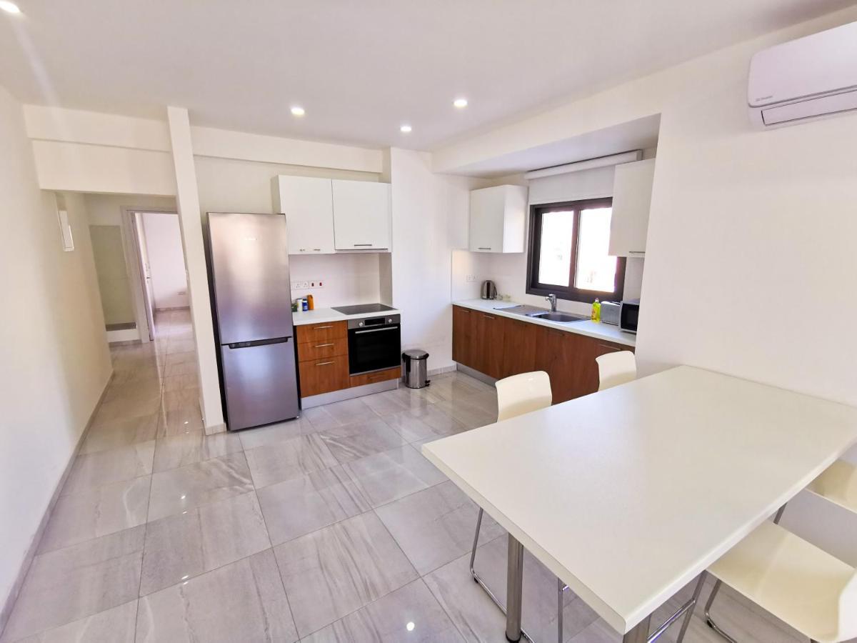 Vasilo Court Seaview City Apartment Larnaca Zewnętrze zdjęcie